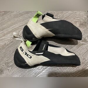 Men's Adidas Five ten Stealth Hiangle, size 9.5